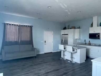 Main picture of 915 Brittany Rd