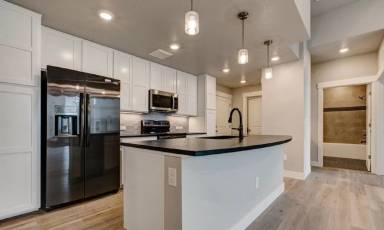 Main picture of 975 Landmark Way