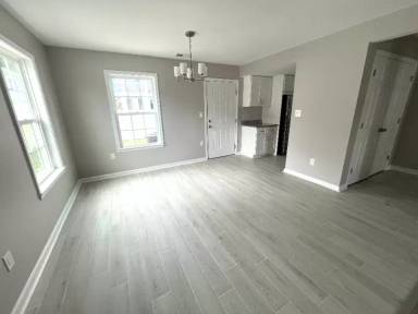Main picture of 213 15th Ave S