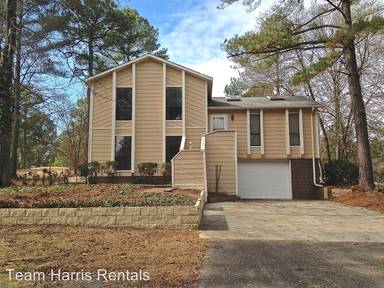 Main picture of 153 Fairway Ln