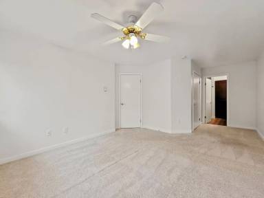 Main picture of 1392 Bellevue Way NE