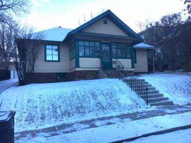 Main picture of 435 Clarke St