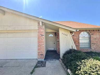 Main picture of 2508 S Center St