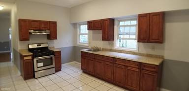 Main picture of 660 Hunterdon St