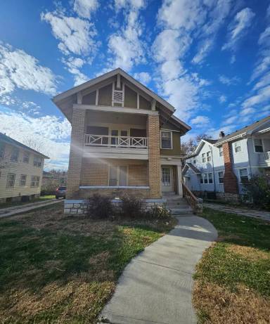 Main picture of 5400-5402 Harrison St