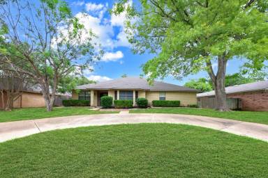Main picture of 2433 Canyon Creek Dr