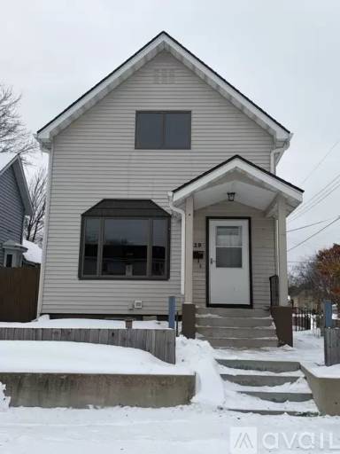 Main picture of 629 8th Ave N