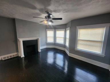 Main picture of 1896 Idlewood Ave