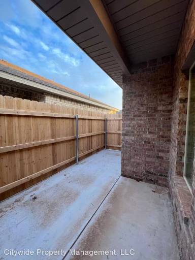 Main picture of 2623 136th St