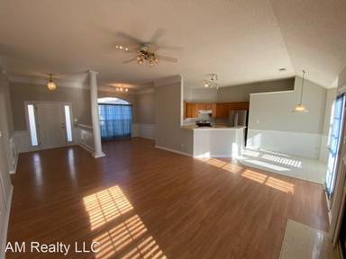 Main picture of 12038 Evergreen Hollow Dr