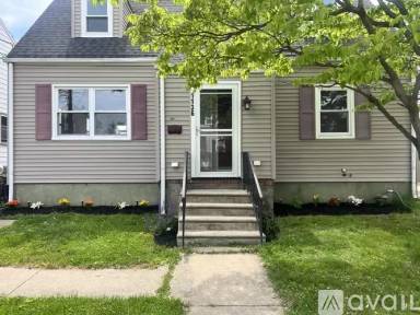 Main picture of 1136 Logan Ave