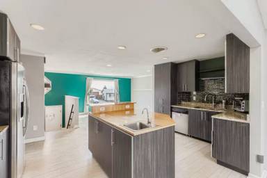 Main picture of 8293 Gaylord St