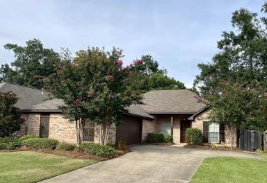 Main picture of 146 W Pinebrook Dr