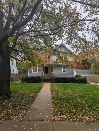 Main picture of 1013 W Church St