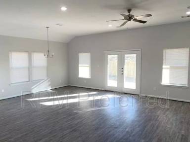 Main picture of 22410 Woodlake Rd