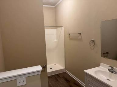 Main picture of 1110 N Juniper Ave