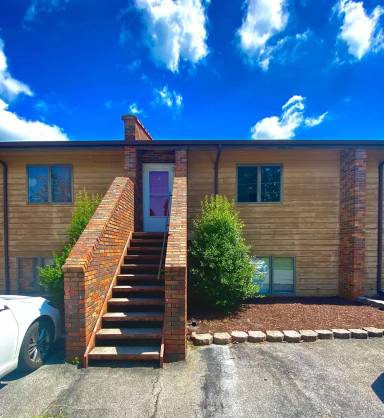 Main picture of 500 Fleetwood Dr