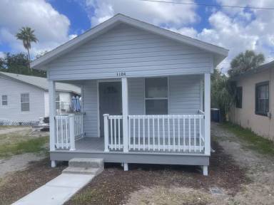 Main picture of 1104 Carlton St