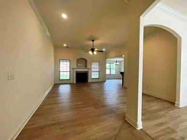 Main picture of 4104 SW Layton Rd