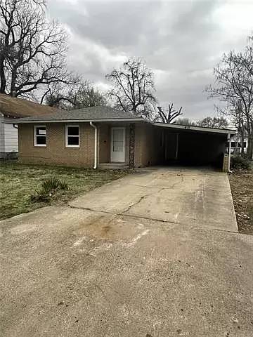 Main picture of 419 W 5th St