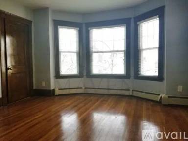 Main picture of 21 College Ave