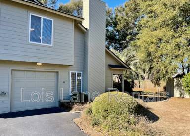 Main picture of 11 Maplecrest Dr