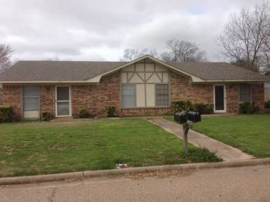 Main picture of 301 Alamosa Dr
