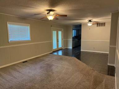 Main picture of 5700 Grand Ave