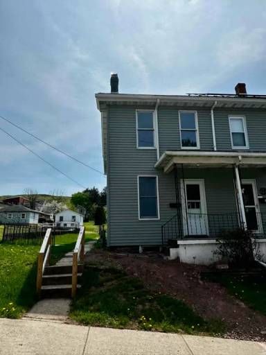 Main picture of 320 North St