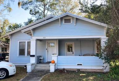 Main picture of 119 NW 11th St