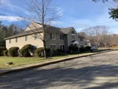 Main picture of 2 New Colony Dr