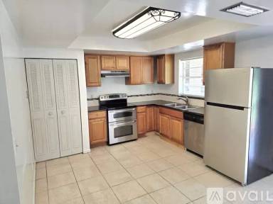 Main picture of 2323 Florida Blvd