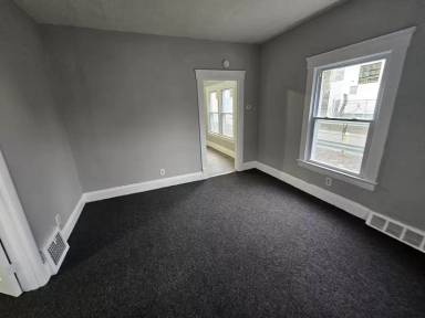 Main picture of 4118 E 64th St