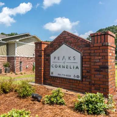 Main picture of 200 Peaks Cir