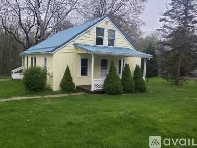 Main picture of 247 Henricks Rd