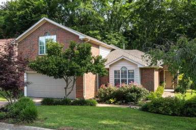 Main picture of 424 Barkley Ct