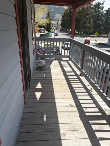 Main picture of 155 W Gill Ave