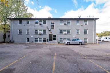 Main picture of 6715 Penn Ave S