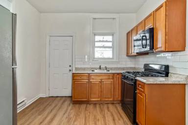 Main picture of 4808 N Franklin St