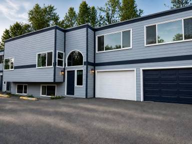 Main picture of 4011 Turnagain Blvd E