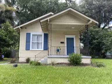 Main picture of 219 Screven Ave