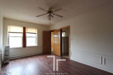 Main picture of 5301 N Ashland Ave