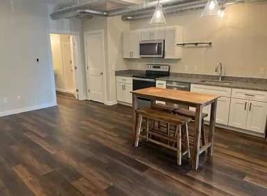 Main picture of 16 Main St