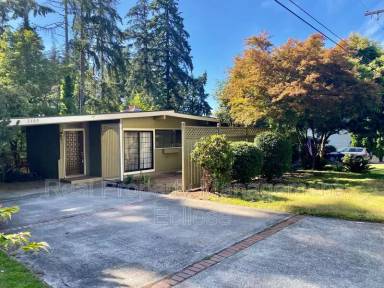 Main picture of 3725 135th Ave SE