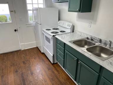 Main picture of 103 N 10th St