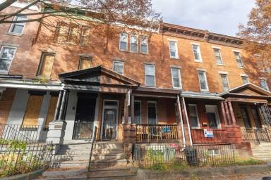 Main picture of 2252 N Park Ave