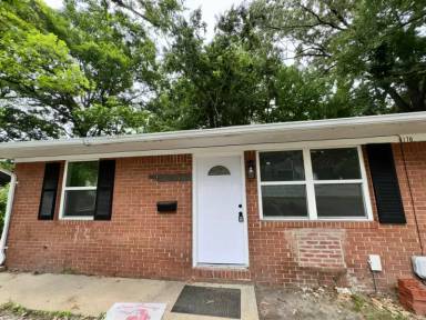 Main picture of 6176 Edward St
