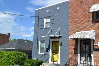 Main picture of 1019 47th St NE