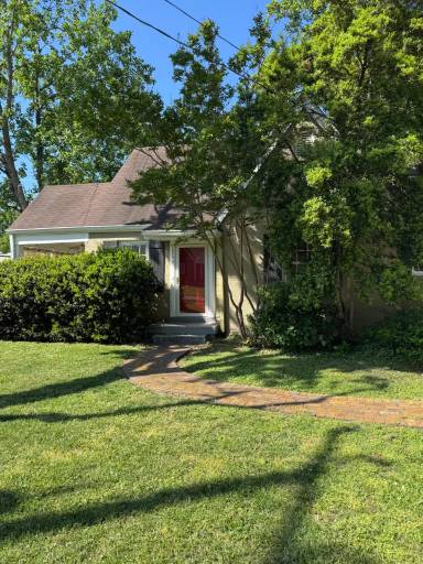 Main picture of 2944 Primrose Cir