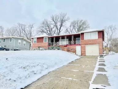 Main picture of 3634 E 46th Ter